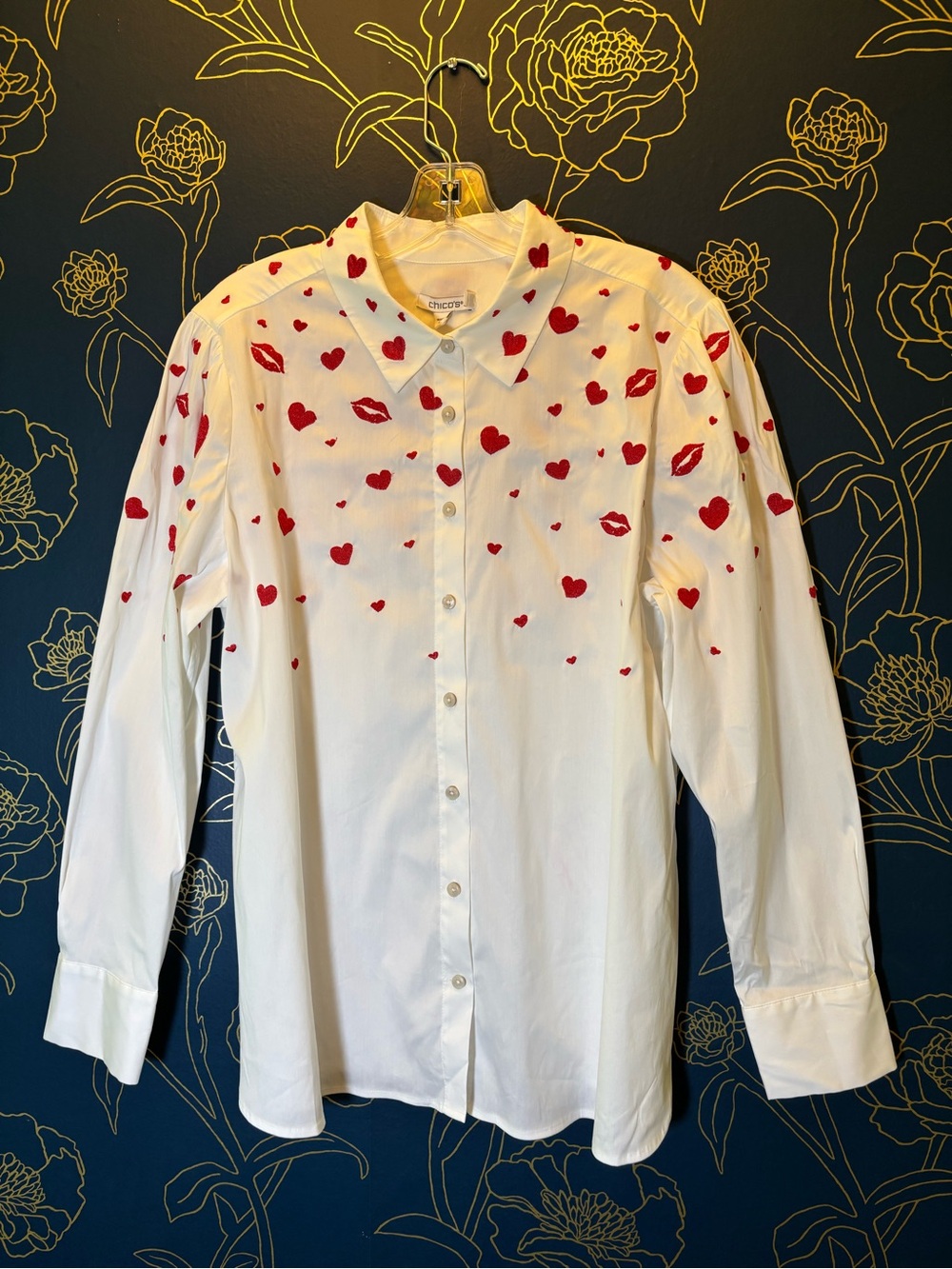 CHICOS heart and kiss NO IRON button front NEW 12 SIZE 2